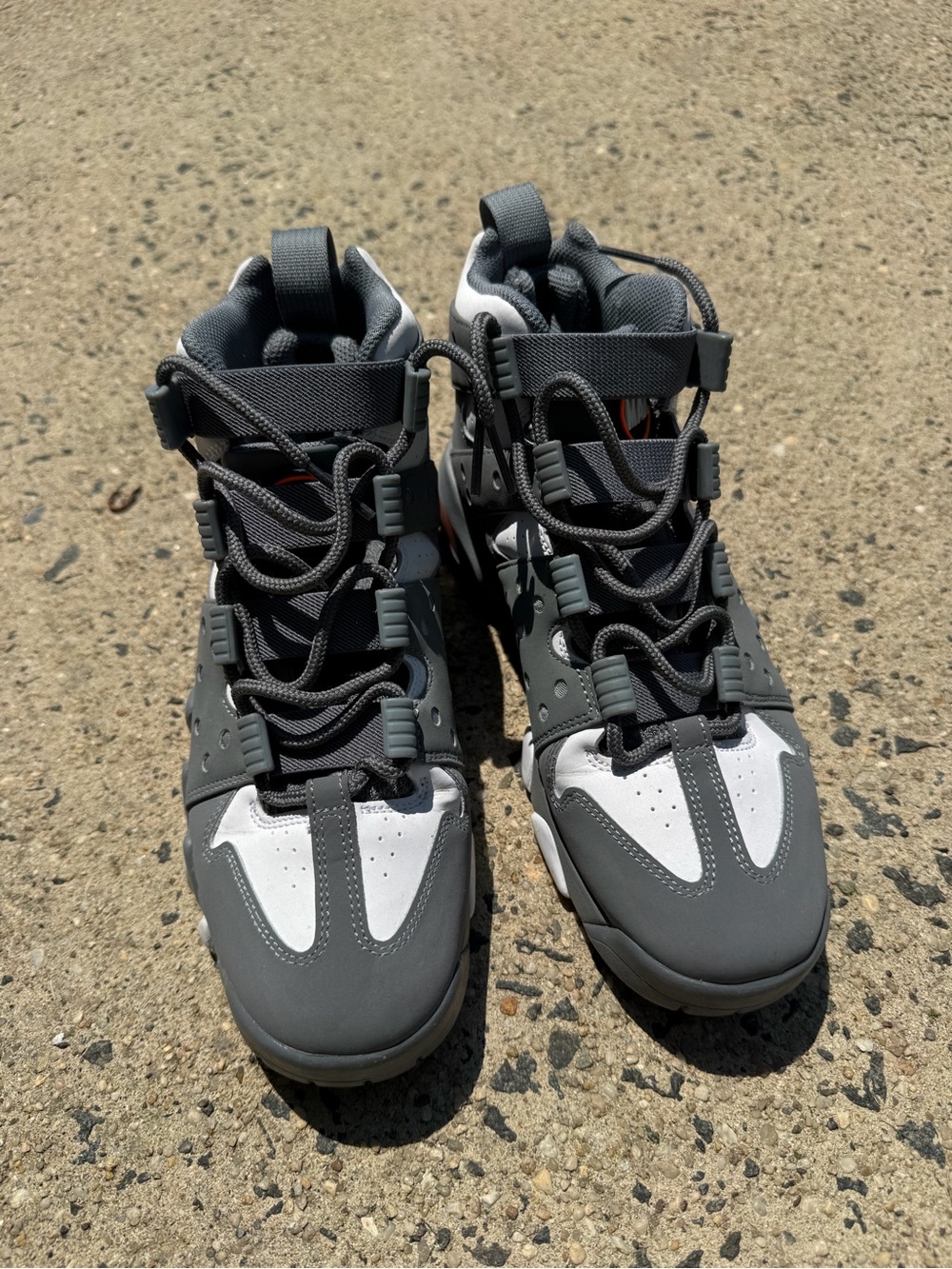 Nike Men's Athletic Shoes in Gray and White